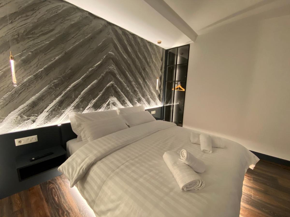 Tirana Central Rooms *