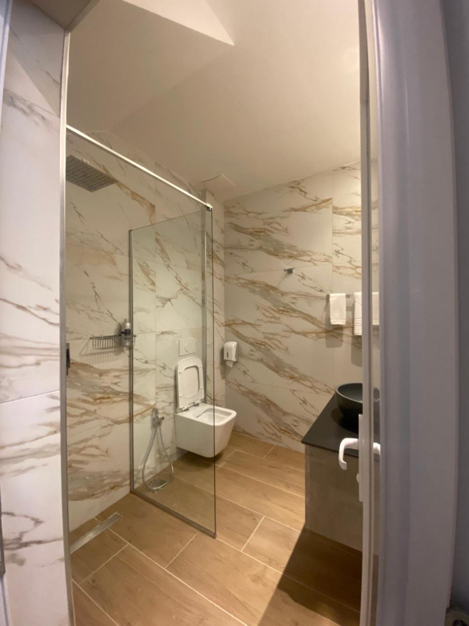 Tirana Central Rooms *
